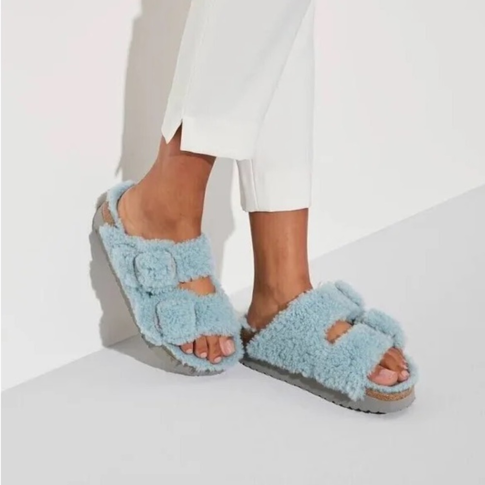 NWT Bikenstock Cosy Big Buckle Shearling Papillio Plush Sandals in Sky Blue